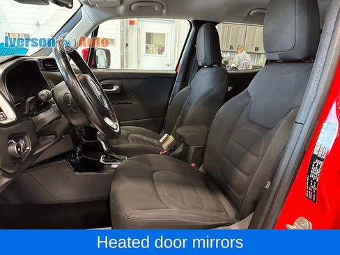 Used 2018 Jeep Renegade Latitude w/ UConnect 8.4 Nav Group AWD/4WD image 16