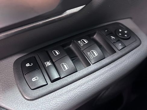 Used 2022 RAM 1500 Big Horn AWD/4WD image 5