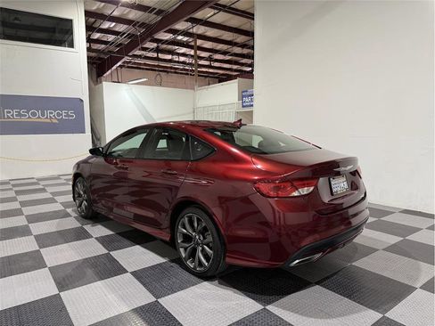 Used 2016 Chrysler 200 S w/ Navigation & Sound Group I image 7