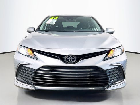 Used 2022 Toyota Camry LE FWD image 11