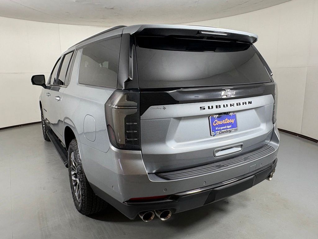 Used 2026 Chevrolet Suburban Z71 w/ Comfort Package AWD/4WD image 6