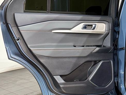 Used 2025 Ford Explorer Active w/ Active Comfort Package image 46