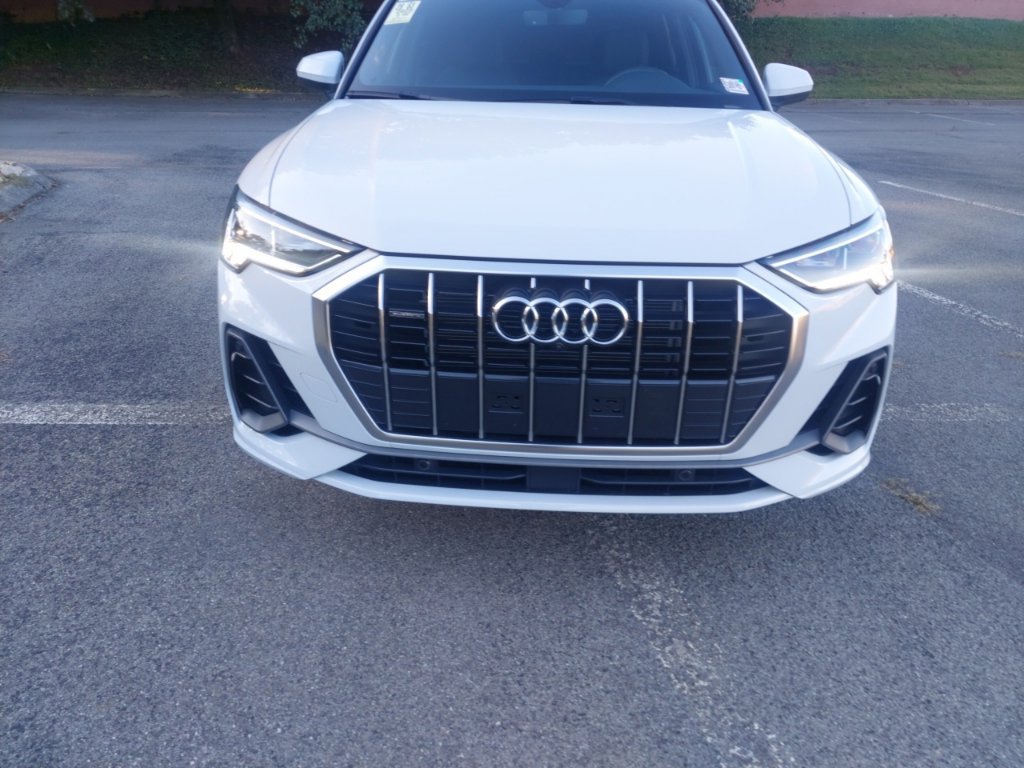 Used 2025 Audi Q3 2.0T Premium Plus w/ Premium Plus Package AWD/4WD image 4