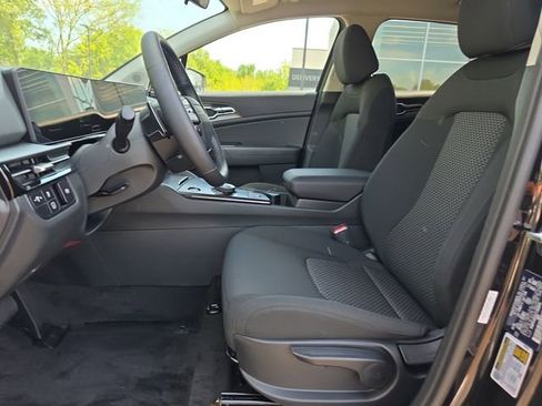 New 2026 Kia Sportage LX FWD image 5