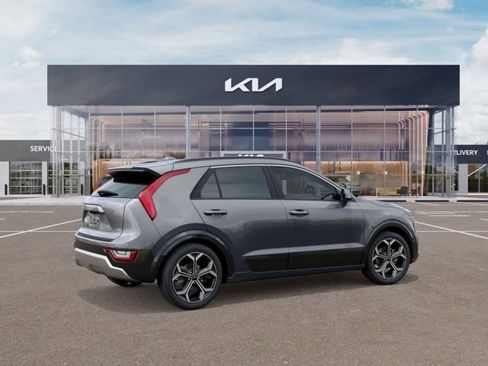 New 2025 Kia Niro SX Touring image 6