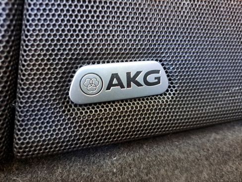 Used 2022 Cadillac Escalade Premium Luxury image 25