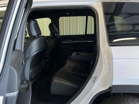 New 2025 Jeep Grand Cherokee Limited image 9
