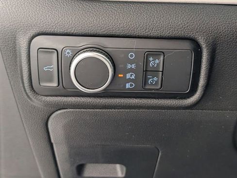 Used 2023 Ford Explorer XLT RWD image 15