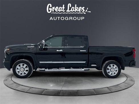 Used 2024 Chevrolet Silverado 2500 High Country w/ Technology Package image 2