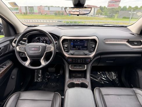 Used 2021 GMC Acadia Denali w/ Denali Technology Package FWD image 3