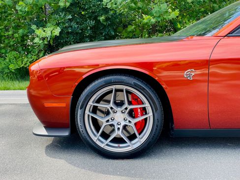 Used 2022 Dodge Challenger SRT Hellcat w/ Plus Package RWD image 6