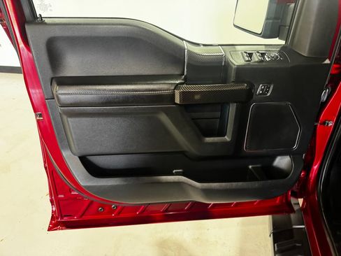 Used 2019 Ford F150 Lariat w/ Equipment Group 502A Luxury AWD/4WD image 17