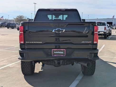 New 2026 Chevrolet Silverado 2500 ZR2 image 8