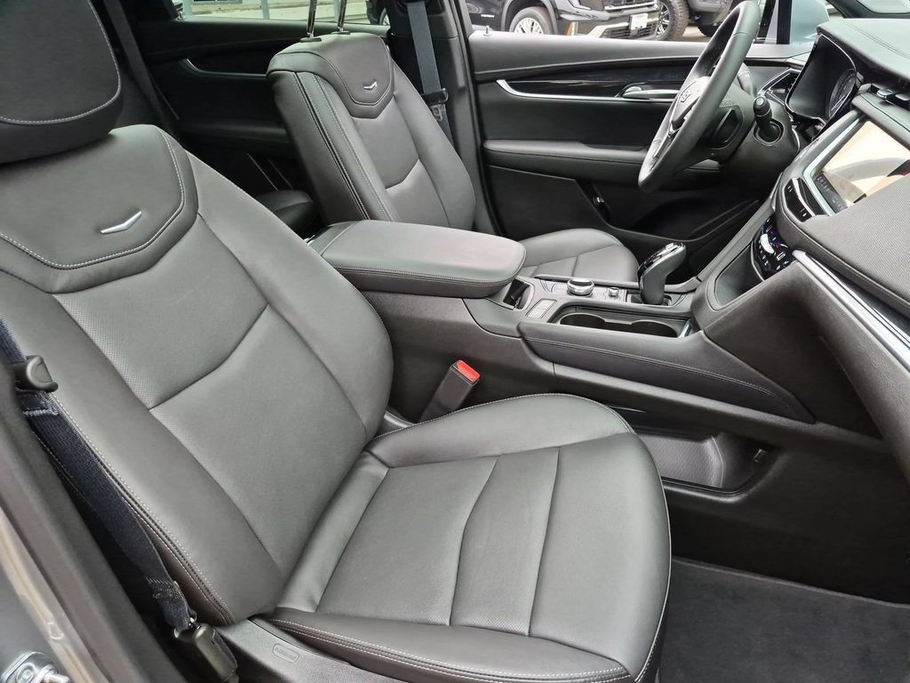 Used 2026 Cadillac XT5 Premium Luxury w/ Driver Assist Package FWD image 21