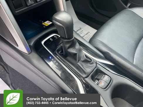 Used 2023 Toyota Corolla Cross XLE w/ Convenience Package image 17