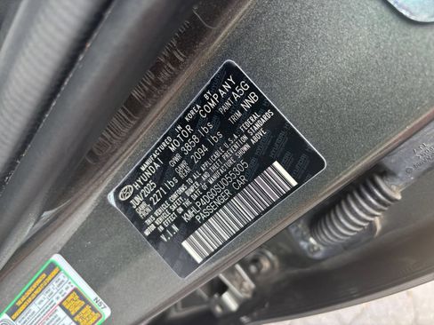 Used 2025 Hyundai Elantra Limited FWD image 25