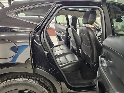 Used 2020 Jaguar E-PACE SE image 33