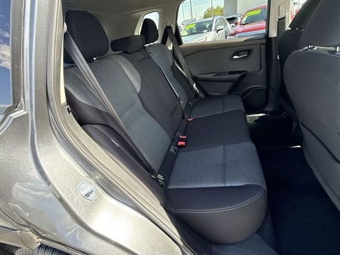 Used 2023 Nissan Rogue SV image 17