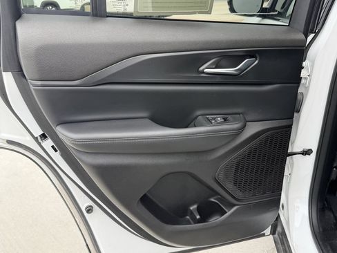 Used 2024 Jeep Grand Cherokee Altitude RWD image 22