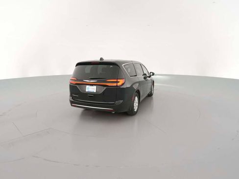 New 2026 Chrysler Pacifica Select image 11