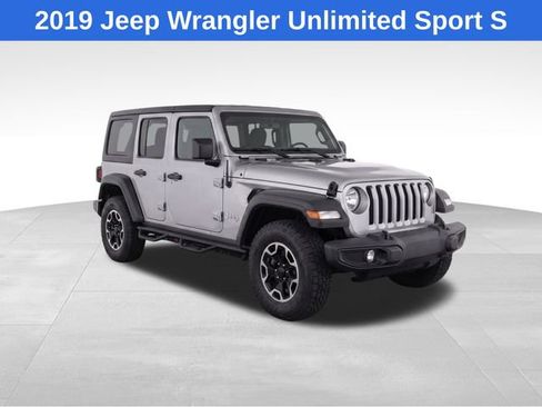 Used 2019 Jeep Wrangler Unlimited Sport S AWD/4WD image 2