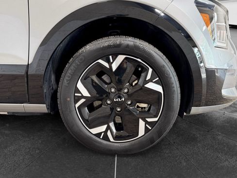 Used 2024 Kia Niro Wind FWD image 35