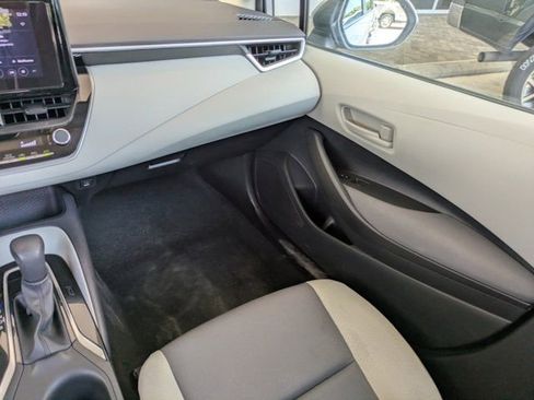 Used 2025 Toyota Corolla LE image 14