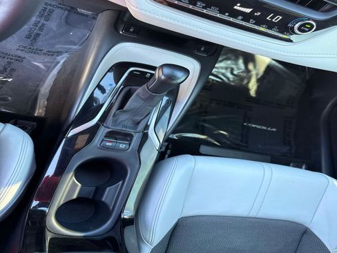 Used 2020 Toyota Corolla XSE image 27