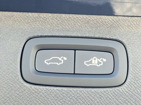 New 2026 Volvo XC90 B6 Plus w/ Protection Package Premier image 13