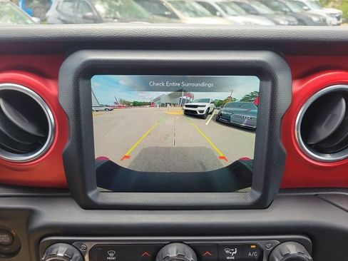 Used 2021 Jeep Gladiator Rubicon AWD/4WD image 27