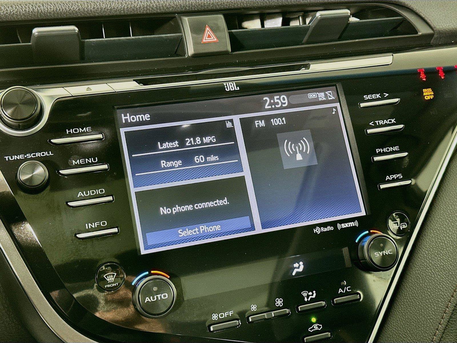 Used 2018 Toyota Camry XLE FWD image 15
