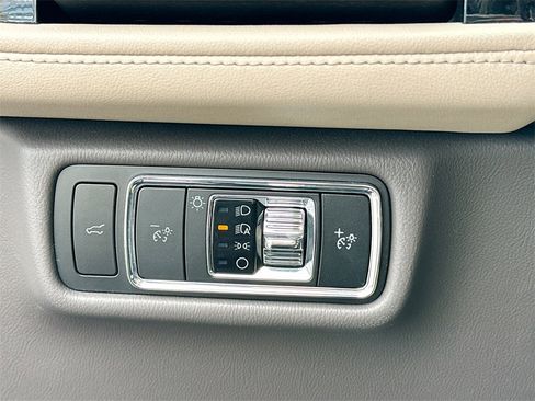 Used 2023 Lincoln Aviator Reserve w/ Elements Package Plus image 10