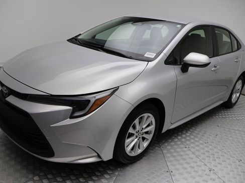 Certified 2024 Toyota Corolla LE image 2