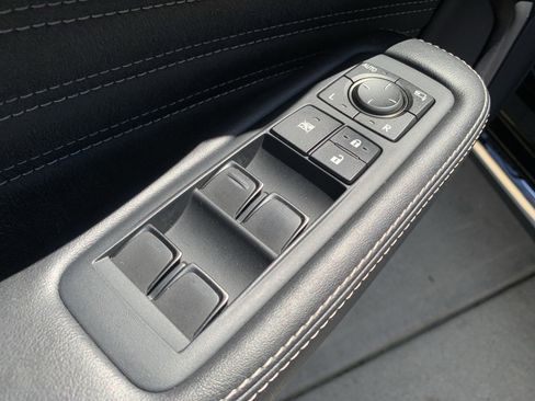 Used 2022 Lexus LS 500 w/ Accessory Package (Z2) image 15