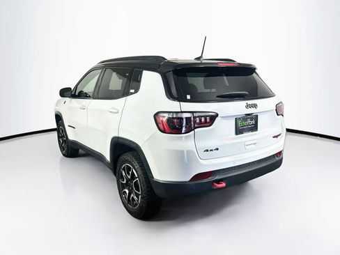 Used 2025 Jeep Compass Trailhawk AWD/4WD image 5