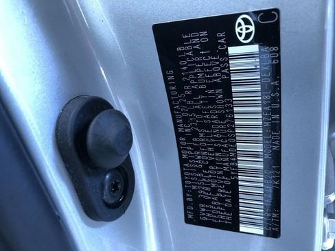 Certified 2025 Toyota Corolla LE image 32