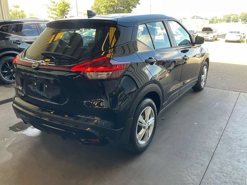 Used 2025 Nissan Kicks Play S FWD image 3