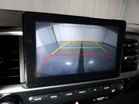 Used 2020 Hyundai Venue SEL FWD image 12