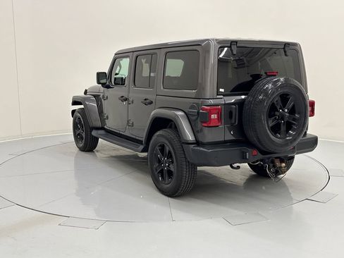 Used 2020 Jeep Wrangler Unlimited Sahara AWD/4WD image 4