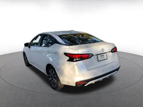 Used 2025 Nissan Versa SV image 5