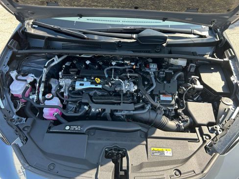 Used 2025 Toyota Prius LE FWD image 27