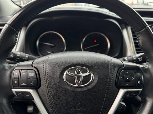 Used 2019 Toyota Highlander Limited image 20