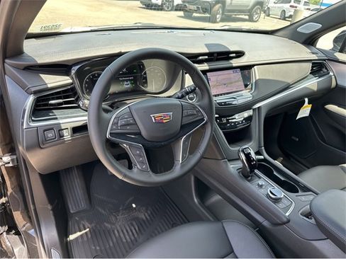 New 2025 Cadillac XT5 Premium Luxury image 5