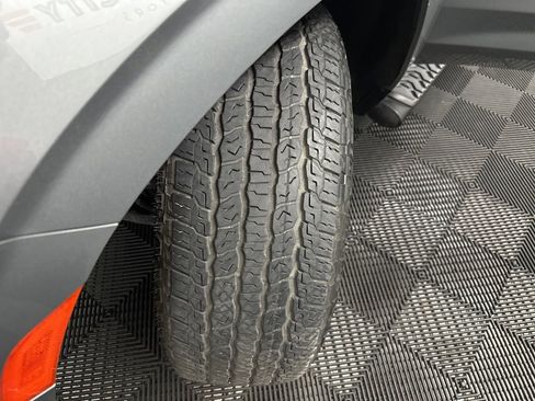 Used 2023 Chevrolet Suburban Z71 w/ Luxury Package image 41