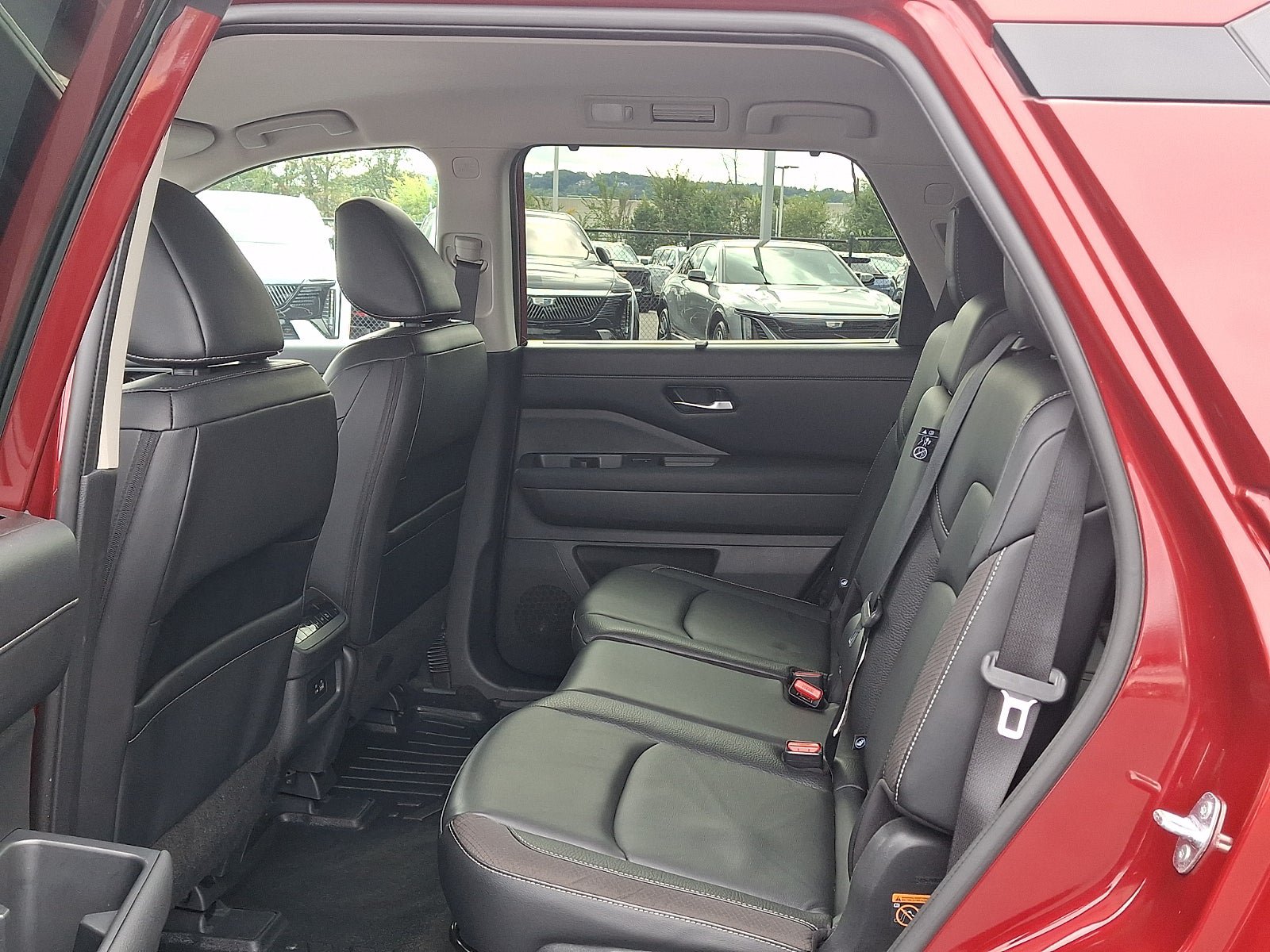 Used 2023 Nissan Pathfinder SL w/ Cargo Package AWD/4WD image 10