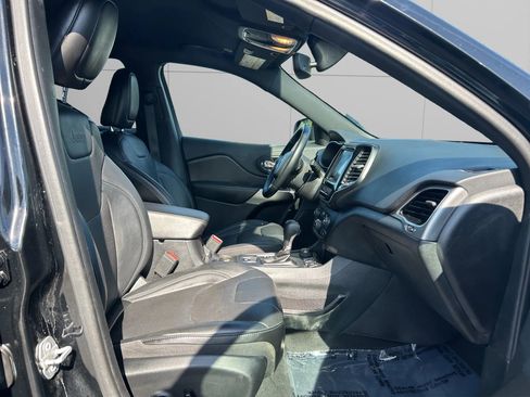 Used 2019 Jeep Cherokee High Altitude image 11