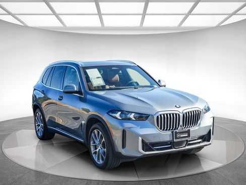 Used 2024 BMW X5 xDrive40i w/ Parking Assistance Package AWD/4WD image 5