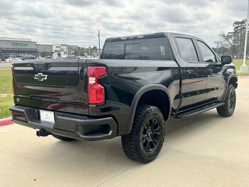 Used 2025 Chevrolet Silverado 1500 ZR2 w/ Technology Package image 5