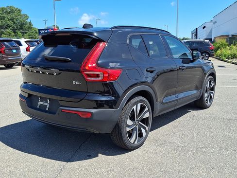 Certified 2024 Volvo XC40 B5 Plus w/ Protection Package Premier AWD/4WD image 7