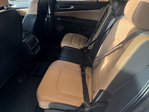 Used 2024 Volkswagen Atlas Cross Sport SEL R-Line image 8